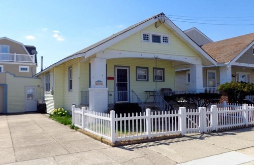 North End House | 814 Stenton Ave