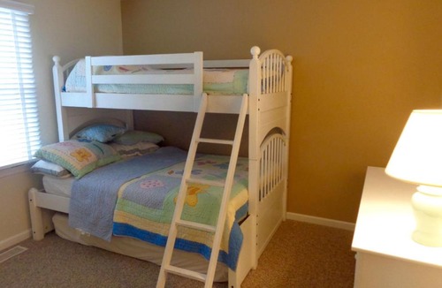 North End Apartment | 816 St. Charles Place-1