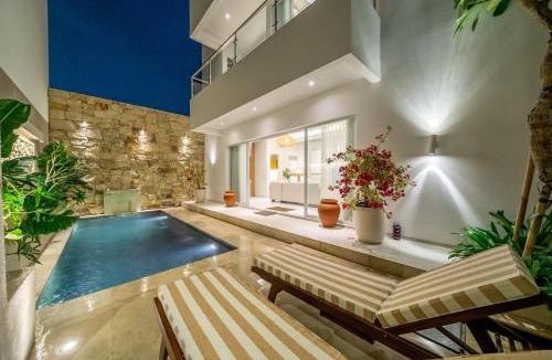 Kediri Villa | 818 Villas - New Modern Luxury Villa in Canggu with Lounge, Rooftop, Ricefield Views