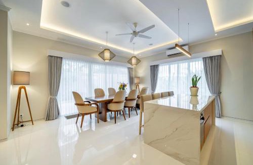 Kediri Villa | 818 Villas - New Modern Luxury Villa in Canggu with Lounge, Rooftop, Ricefield Views