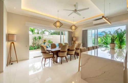 Kediri Villa | 818 Villas - New Modern Luxury Villa in Canggu with Lounge, Rooftop, Ricefield Views