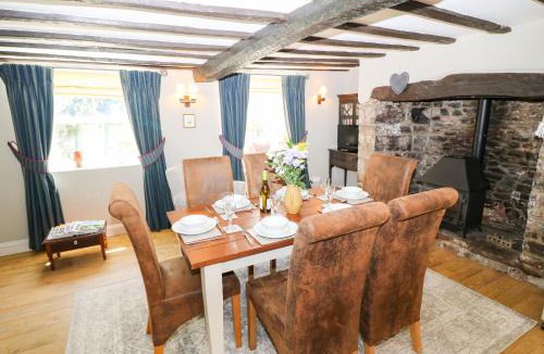 Hartland House | 82 The Square