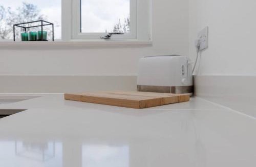 Caerphilly House | 82 Van Road