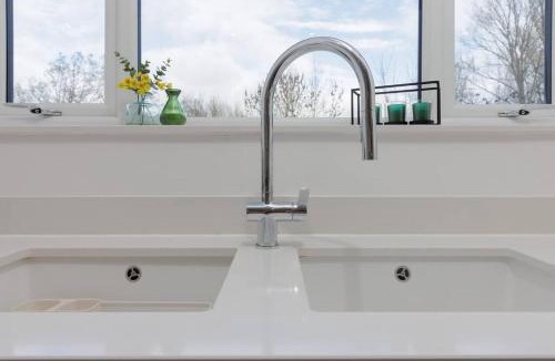 Caerphilly House | 82 Van Road