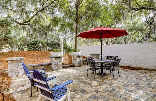 Harbour Town Condo | 823 Ketch Court - Sea Pines Townhouse in Harbourtown-Quick walk to the Marina