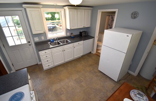 Saunderstown House | 83 South Ferry Road