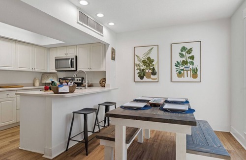 Harbour Town Villa | 830 Ketch Court @ Harbour Town, Sea Pines | Walk to Marina & Golf Links | Warm Coastal Furnishings