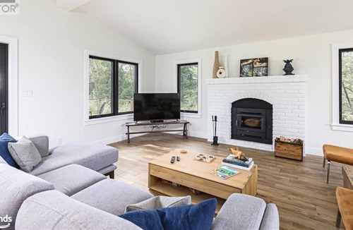 Glen Huron House | 8327 21/22 NOTTAWASAGA Sideroad