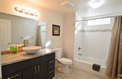 Downtown Apartment | 8405 Upscale Penthouse Elevator & Parking near SFO