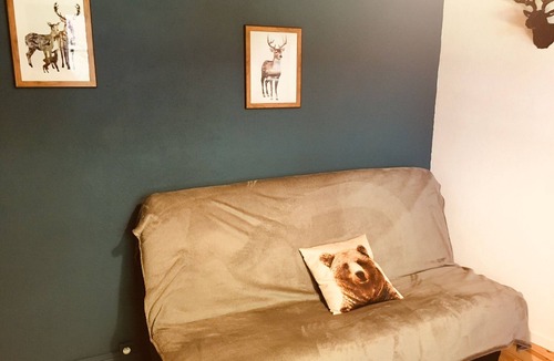 Orgeix House | 85m2 stone mountain house with garden