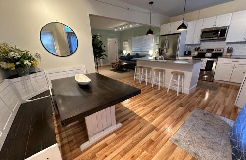 Off Broadway House | 86 Dr Marcus House - Popular Broadway Area