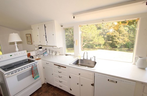 East Sandwich House | 86 Spring Hill - Private Pool, pet-friendly!