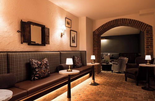 Historic District Hotel | 86 State Circle - Luxury Boutique Hotel