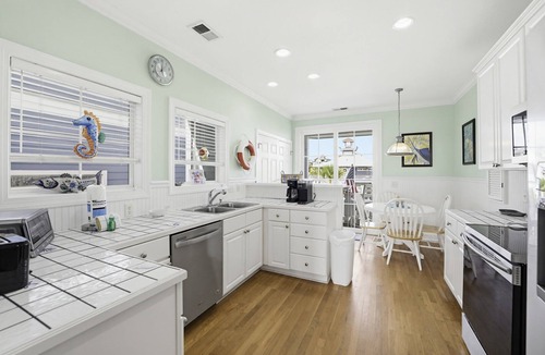 Bonito Boathouses House | 867 Bonito Road