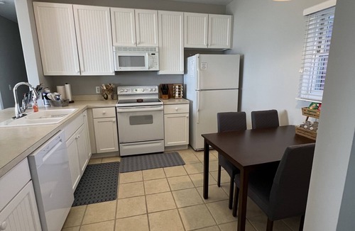 Mackinaw City Condo | 87 Breezy Barefoot Beachy Condo