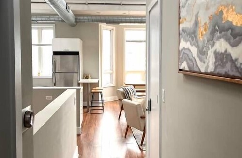 River North Apartment | 870 1&2 - 2 Separate Suites in same building