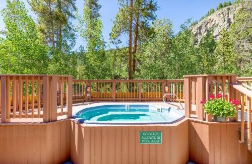 Keystone Apartment | 8750 Trappers Crossing condo