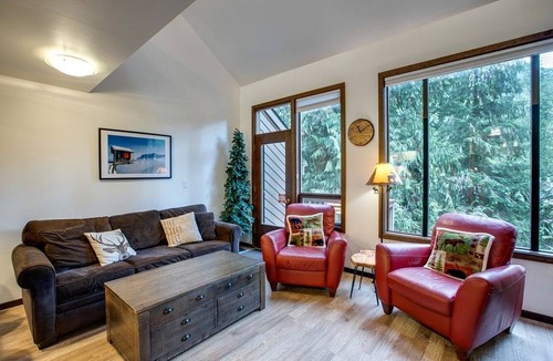 Glacier Condo | 88 m² Condo ∙ 2 bedrooms ∙ 5 guests
