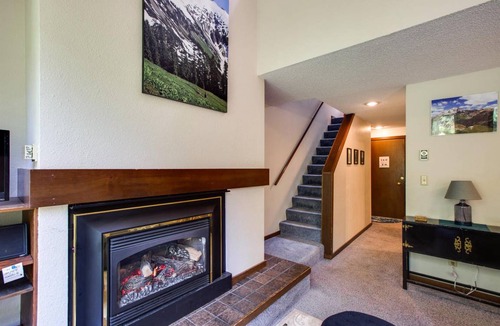 Glacier Condo | 88 m² Condo ∙ 2 bedrooms ∙ 6 guests