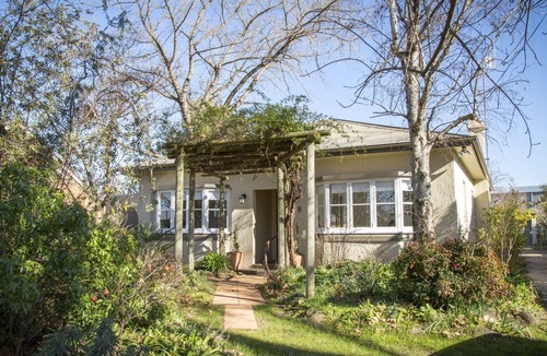 Bathurst House | 88 Morrisset St Bathurst