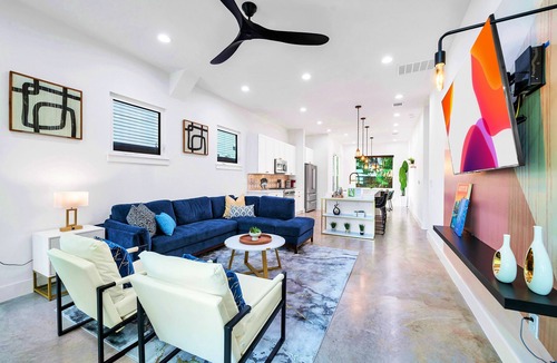 East MLK House | 888 Home - 8 Mins to Downtown, Franklin's BBQ, and Airport