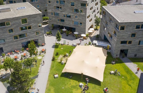 Laax Apartment | 89 m² Apartment ∙ 3 bedrooms ∙ 6 guests