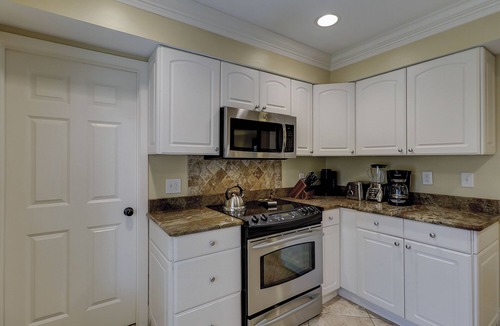 Harbour Town Condo | 898 Ketch Court-Steps to Harbourtown, pool & dining, Shopping & Activities