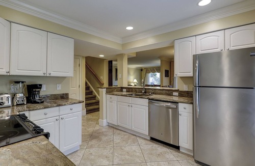 Harbour Town Condo | 898 Ketch Court-Steps to Harbourtown, pool & dining, Shopping & Activities