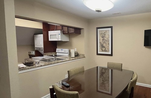 Berkeley House | 8BDR/8BA value package near attractions. Sleeps 24. Best value in Williamsburg!