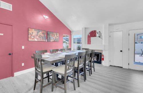 North Las Vegas Villa | 8BR 5BA SuperHero Retreat-King Beds, BBQ, Hammock, Firepit, MiniGolf, WorkSpace