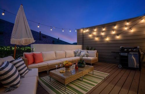 Washington Ave./ Memorial Park House | 8BR Twin Homes w Rooftops, Near Dtown HTX & FIFA