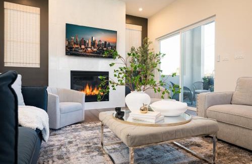 Washington Ave./ Memorial Park House | 8BR Twin Homes w Rooftops, Near Dtown HTX & FIFA