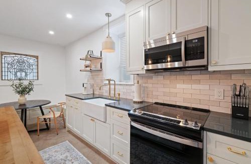 Arnada House | 8ft Ceilings Basement Sauna Retreat