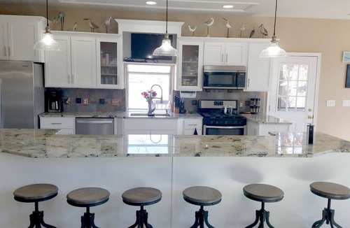 Eagles Nest House | 8MM Lake view/cove fun! Great for groups-2 kitchens, 3 decks, 2 docks, Sleep 18!