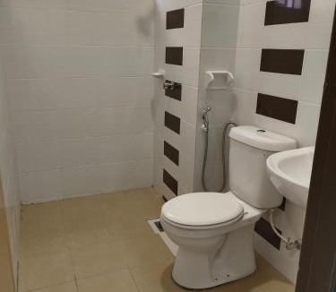 Taman Teratai House | 8Pax comfortable setia residen