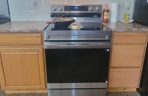 South Kansas City House | 9.2 miles from GEHA Field At Arrowhead Stadium