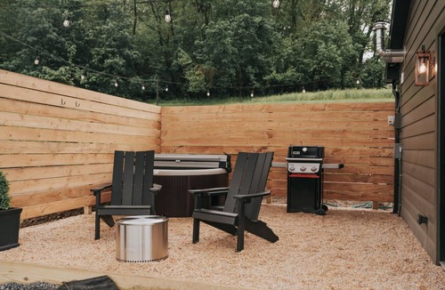 Strasburg Cabin | #9 Beaver Creek Cabins |Lux|HOT TUB