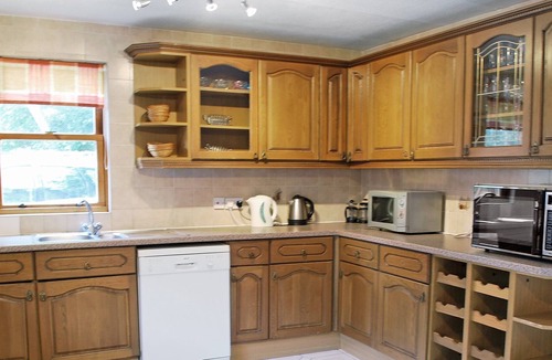Barrow-on-Trent Cottage | 9 bedroom accommodation in Barrow on Trent