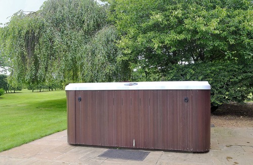 Tilney Fen End Cottage | 9 bedroom accommodation in Kings Lynn