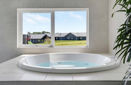 Mommark Strand House | 9 bedroom beautiful home in Sydals