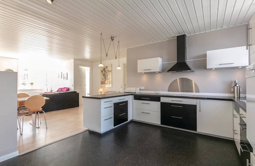 Østermarie House | 9 bedroom pet friendly home in østermarie