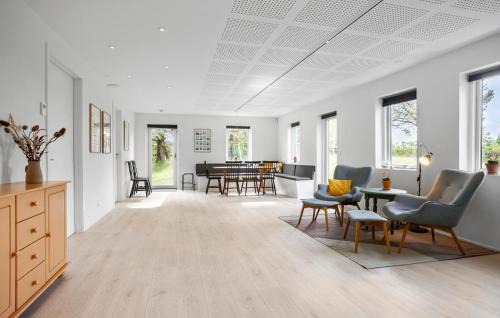 Hurup Thy House | 9 Bedroom Stunning Home In Hurup Thy