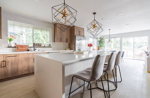 Maple Leaf House | 9-Beds/7 BA Home w/Pool table-Movie room & Firepit