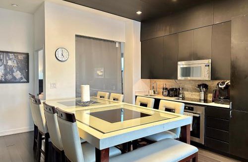 CityPlace Apartment | 9 Beds Townhouse recently renovated