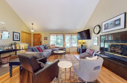 Deer Park House | 9 Hart Mountain