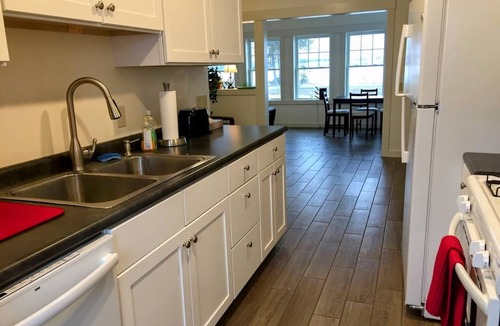 Alburg House | # 9 Isle View - Lake, Fishing, Sunsets, Beaches, Golfing, Biking, Relaxing