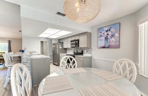 Spring Hill House | 9 Mi to Beach! Poolside Escape in Spring Hill