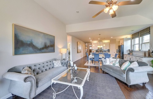 Prosper House | 9 Mi to Frisco Square: Stylish Home w/Backyard