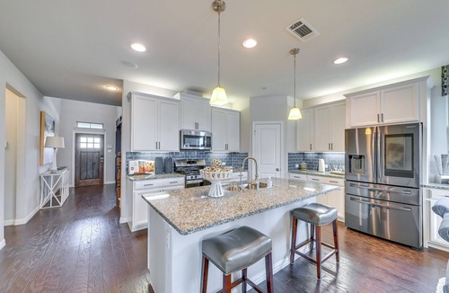 Prosper House | 9 Mi to Frisco Square: Stylish Home w/Backyard