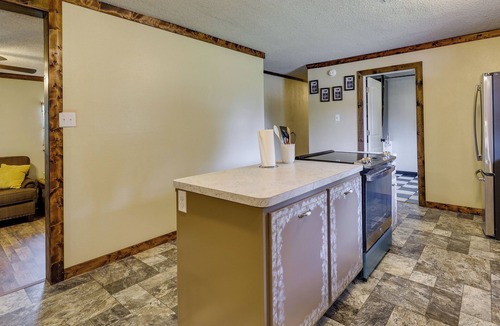 Maysville House | 9 Mi to Grove: Home w/Fire Pit in Southwest City